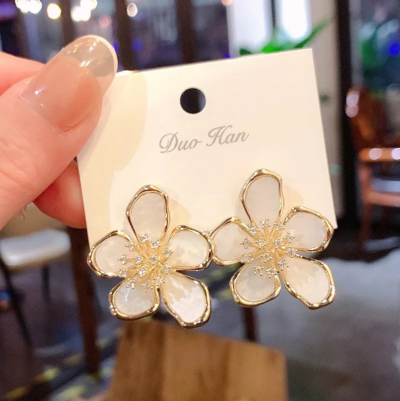Romantic earring