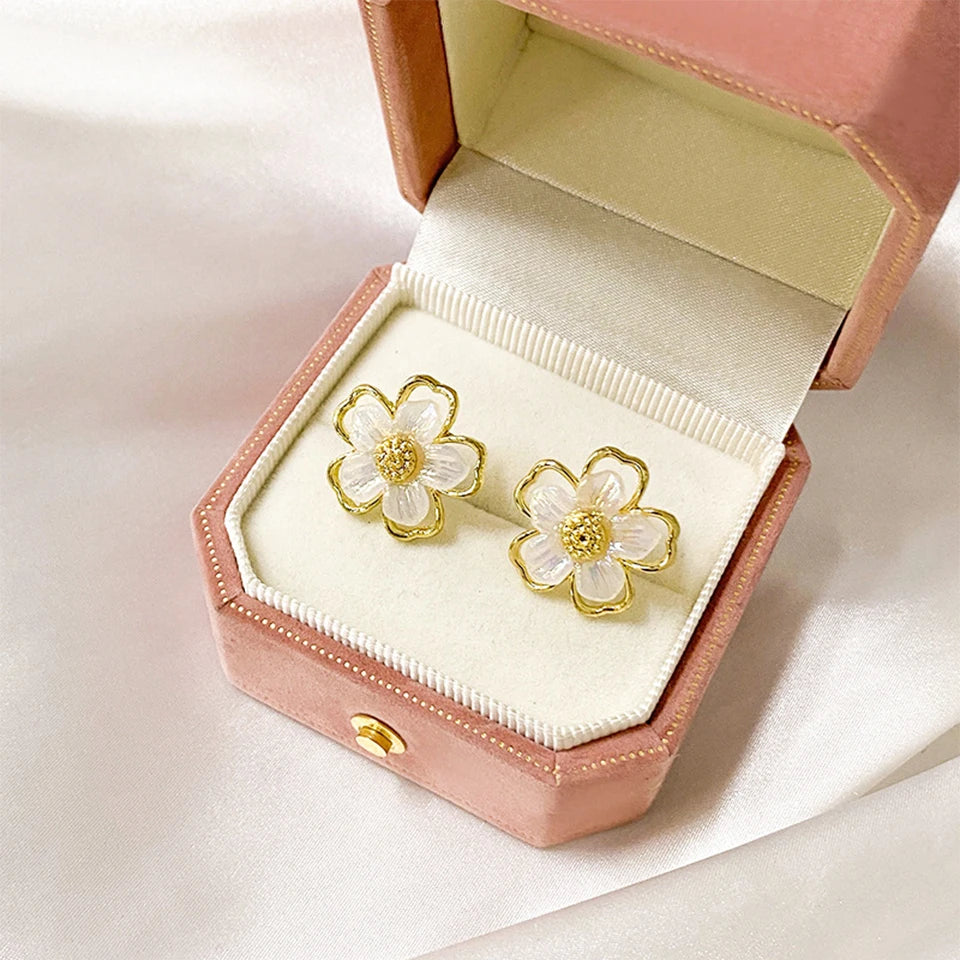 Romantic earring