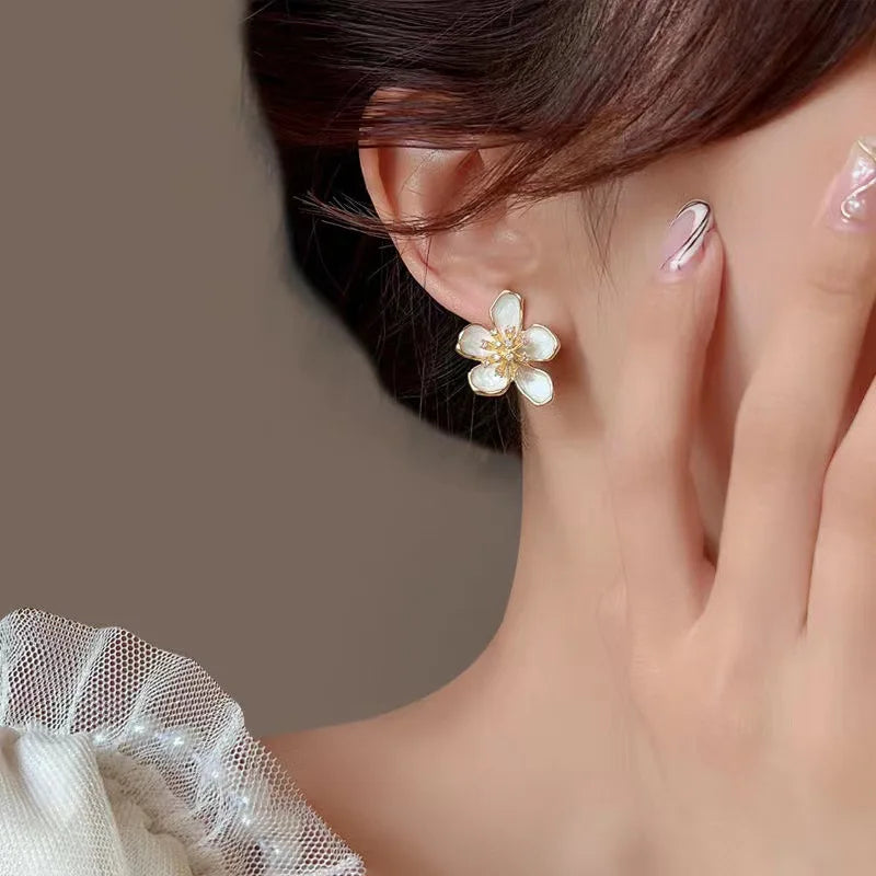 Romantic earring