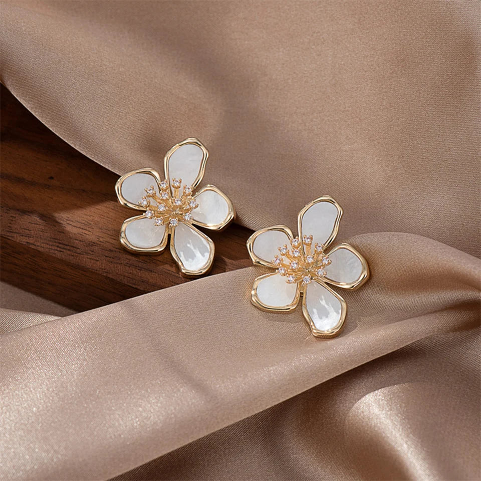 Romantic earring