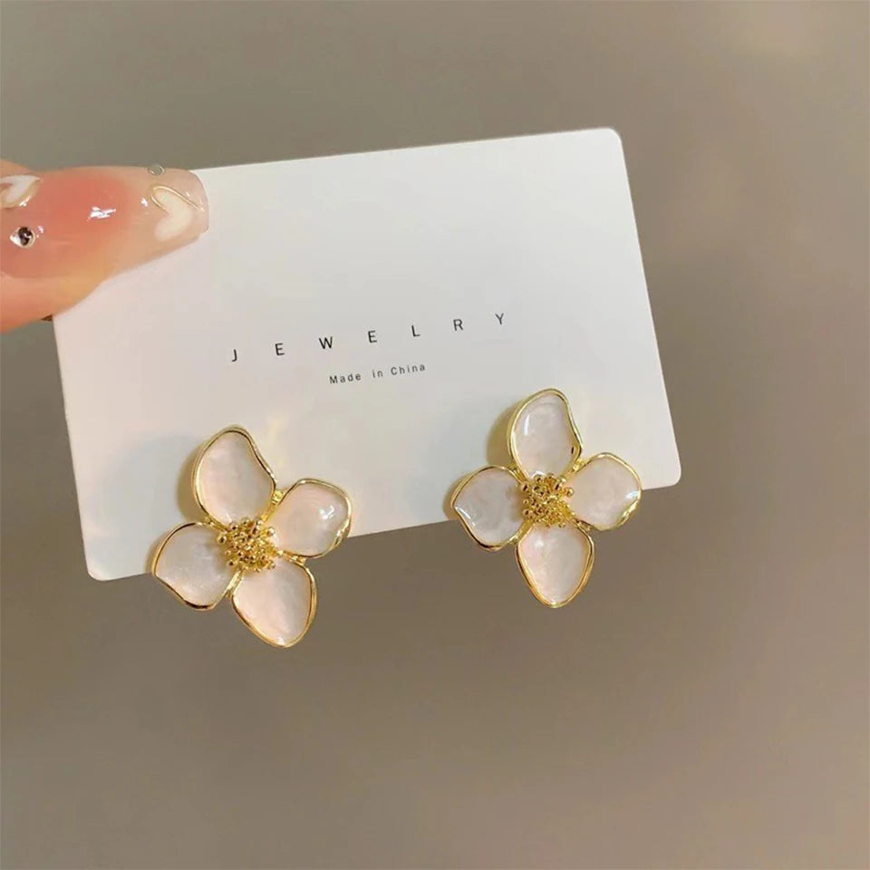 Romantic earring