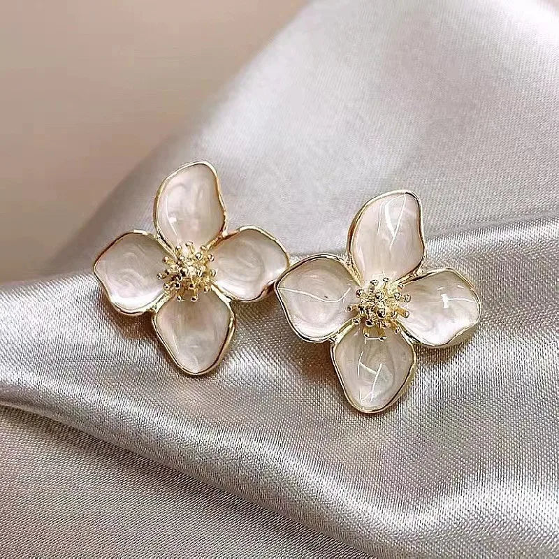 Romantic earring